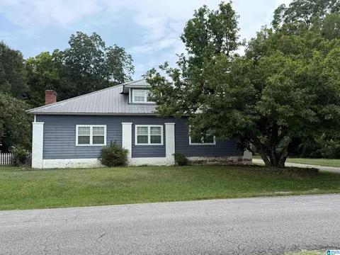 Exterior - 106 4th Ave E, Oneonta, AL 35121 photo 10 of 11