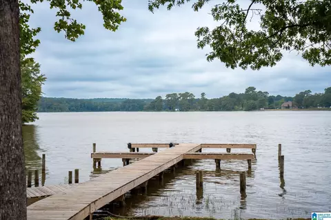 220 Boathouse Cir #220, Sylacauga, AL 35151