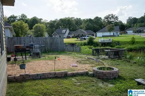 Exterior - 1005 Spring View Ln, Clanton, AL 35045 photo 2 of 2