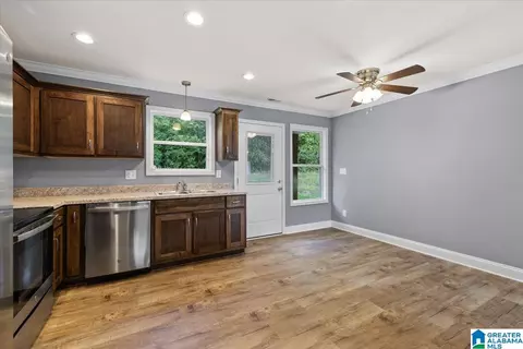 Entry Way - 85 Trinity Ln, Oneonta, AL 35121 photo 4 of 7