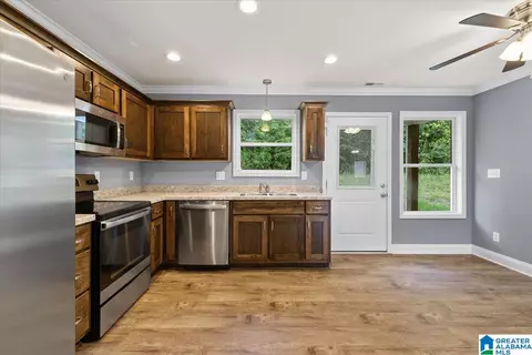 Entry Way - 85 Trinity Ln, Oneonta, AL 35121 photo 2 of 7