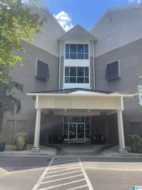 3038 Massey Rd #304, Vestavia Hills, AL 35216