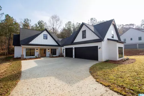 119 Estates Club Dr, Pell City, AL 35128