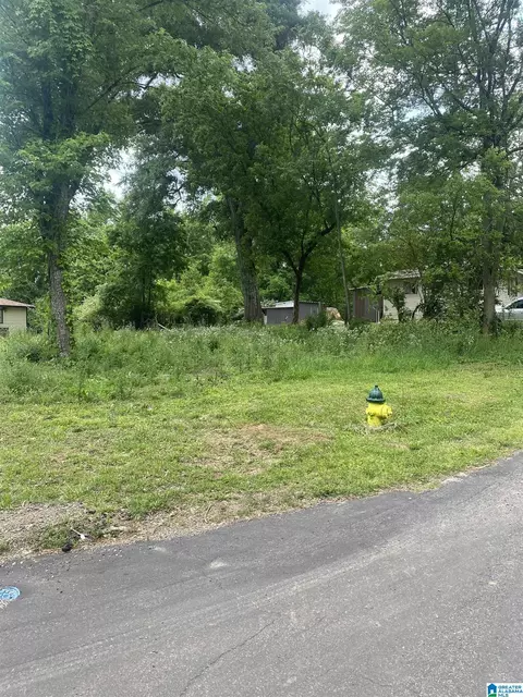 340 Del Rio Dr #B, Irondale, AL 35235