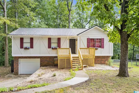 6779 Markham Dr, Trussville, AL 35173