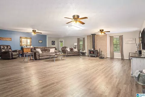 Living - 104 Adriane Dr, Clanton, AL 35045 photo 1 of 3