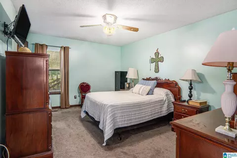 Bedroom - 104 Adriane Dr, Clanton, AL 35045 photo 3 of 5