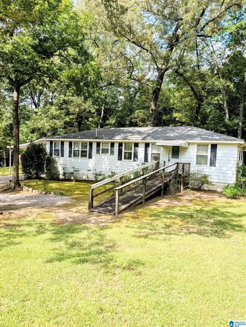 790 Leslie Ln, Gardendale, AL 35071