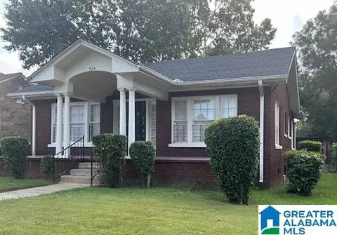 924 6th St W, Birmingham, AL 35204