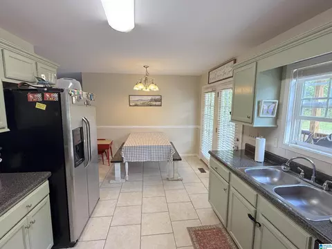 Kitchen - 91 Briarfield Rd, Warrior, AL 35180 photo 2 of 2