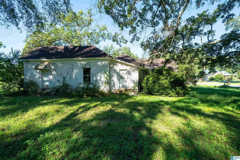 Exterior - 20 3rd Ave, Lincoln, AL 35096 photo 1 of 5