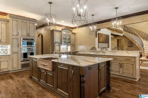 107 Cahaba Oaks Ln, Indian Springs Village, AL 35124