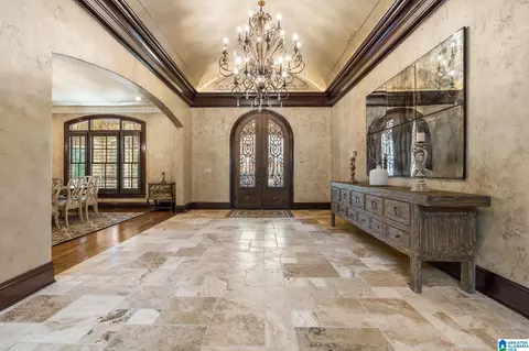 107 Cahaba Oaks Ln, Indian Springs Village, AL 35124