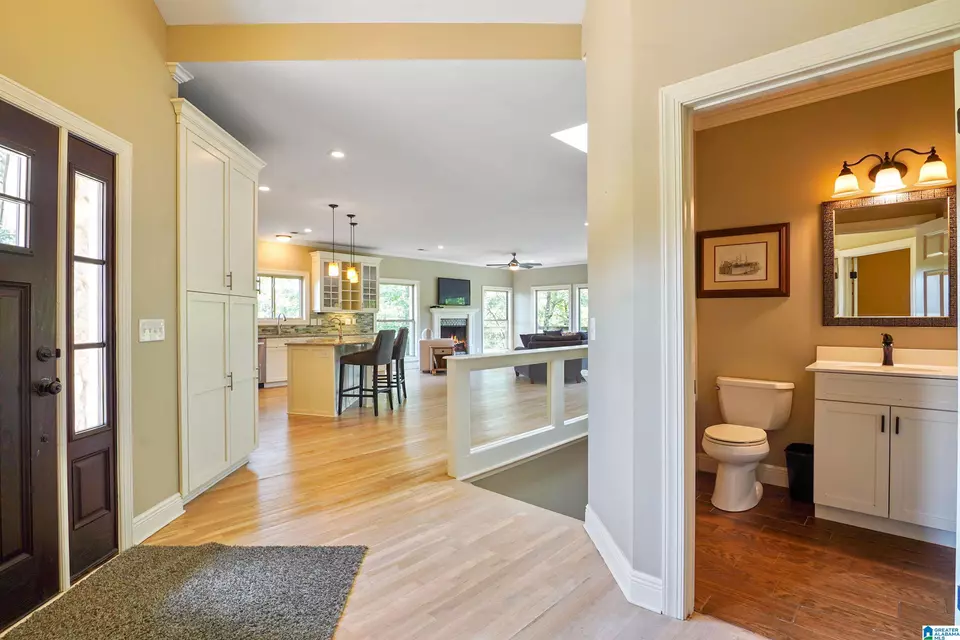 Entry Way - 290 Paint Creek Overlook, Sylacauga, AL 35151 photo 2 of 4