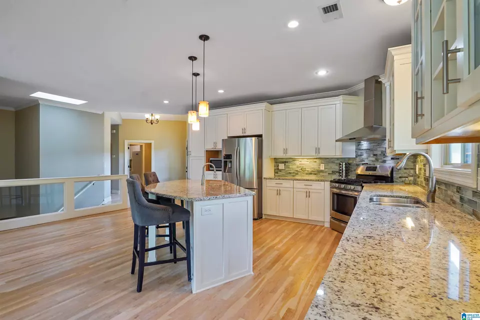 Kitchen - 290 Paint Creek Overlook, Sylacauga, AL 35151 photo 4 of 7
