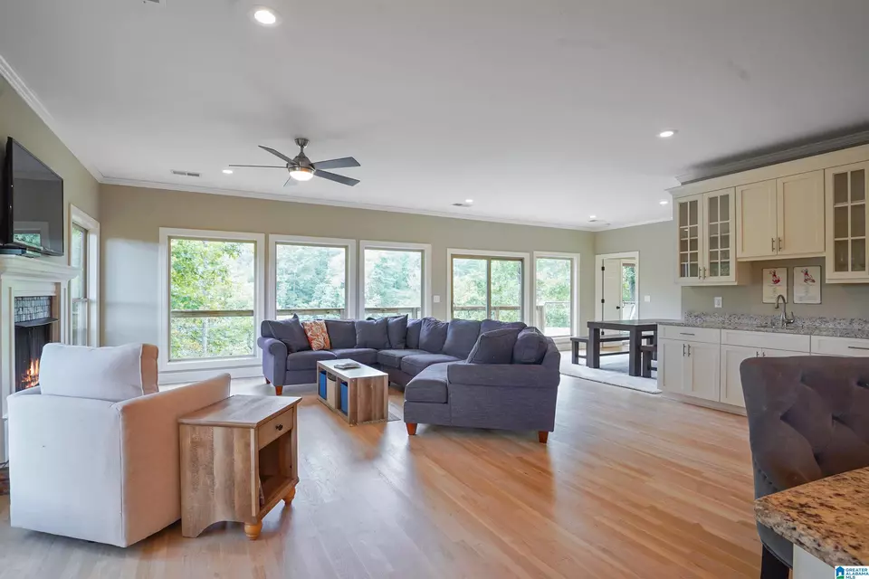 Living - 290 Paint Creek Overlook, Sylacauga, AL 35151 photo 3 of 9