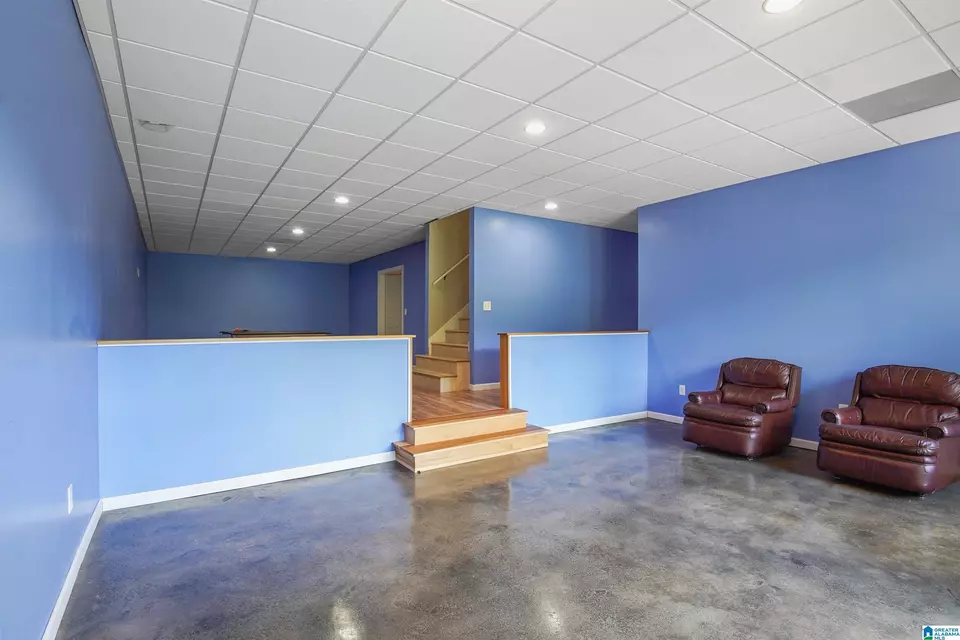 Living - 290 Paint Creek Overlook, Sylacauga, AL 35151 photo 8 of 9