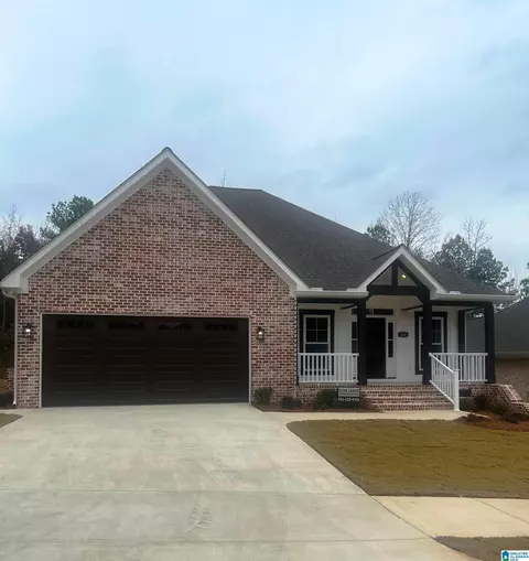 121 Village Cir, Anniston, AL 36207