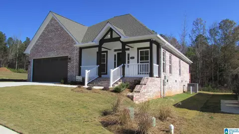 121 Village Cir, Anniston, AL 36207