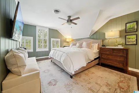 Bedroom - 400 4th Ave, Oneonta, AL 35121 photo 4 of 6