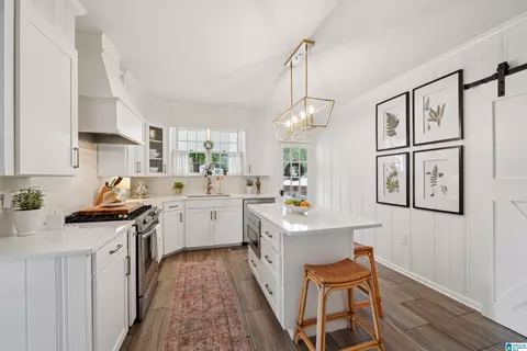 Kitchen - 400 4th Ave, Oneonta, AL 35121 photo 1 of 3