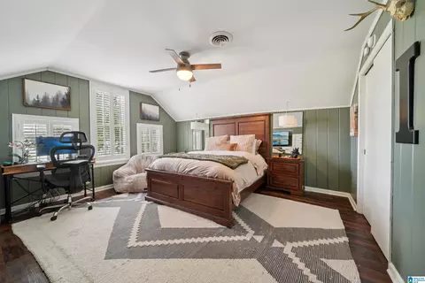 Bedroom - 400 4th Ave, Oneonta, AL 35121 photo 5 of 6