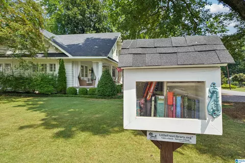 Exterior - 400 4th Ave, Oneonta, AL 35121 photo 14 of 30