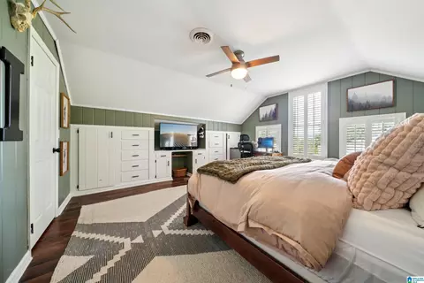 Bedroom - 400 4th Ave, Oneonta, AL 35121 photo 6 of 6