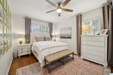 Bedroom - 400 4th Ave, Oneonta, AL 35121 photo 1 of 6