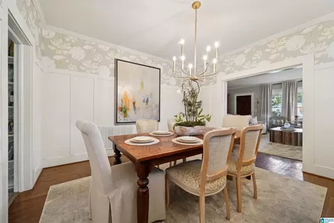 Dining - 400 4th Ave, Oneonta, AL 35121 photo 2 of 2