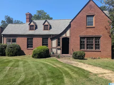 705 Maple Dr, Talladega, AL 35160