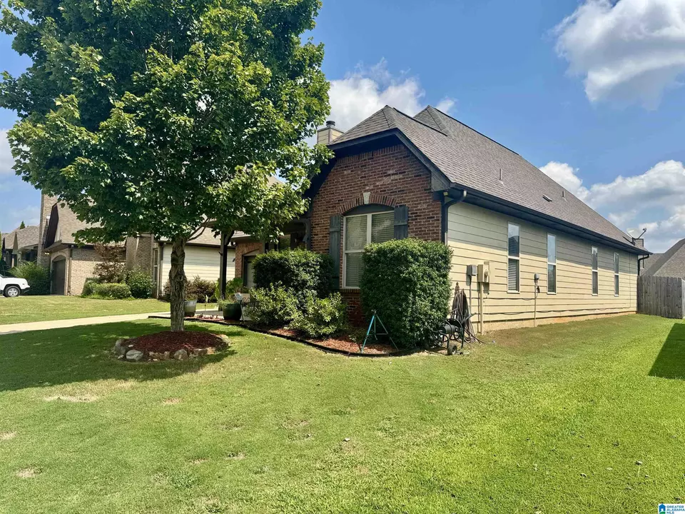 Exterior - 1291 Washington Dr, Moody, AL 35004 photo 3 of 6