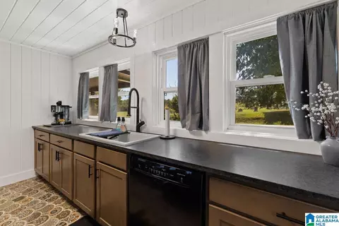 Kitchen - 722 1st Ave, Oneonta, AL 35121 photo 1 of 4