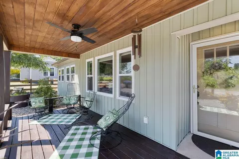 Exterior - 722 1st Ave, Oneonta, AL 35121 photo 3 of 7
