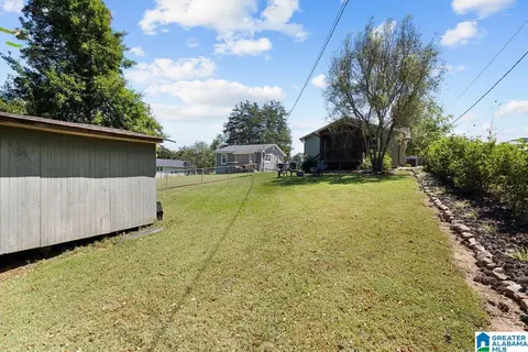 Exterior - 722 1st Ave, Oneonta, AL 35121 photo 7 of 7
