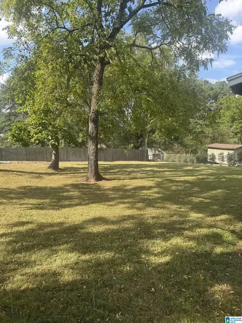 Exterior - 720 1st Ave, Oneonta, AL 35121 photo 3 of 3