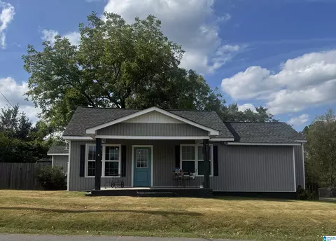 Exterior - 720 1st Ave, Oneonta, AL 35121 photo 1 of 3