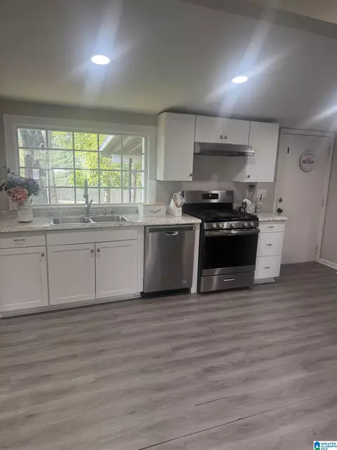 Kitchen - 720 1st Ave, Oneonta, AL 35121 photo 2 of 2