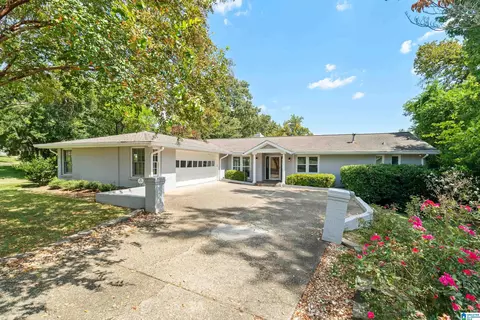 729 Comer Dr, Vestavia Hills, AL 35216
