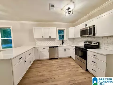 Kitchen - 1925 County Road 9, Clanton, AL 35045 photo 1 of 1