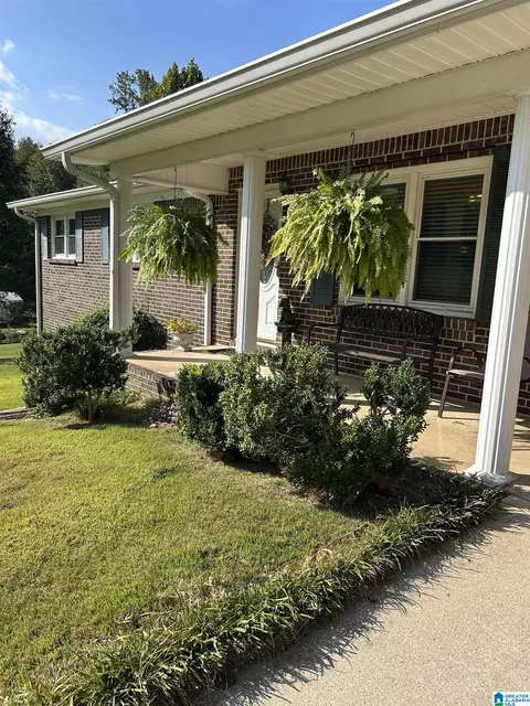 56 Kenny St, Haleyville, AL 35565