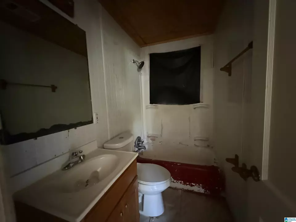 Bath - 408 Henson St, Midfield, AL 35228 photo 2 of 2