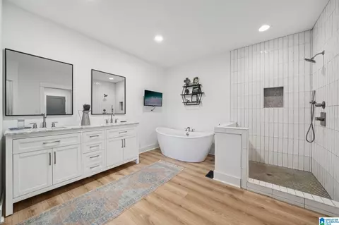Bath - 65 Kudzu Rd, Oneonta, AL 35121 photo 1 of 4