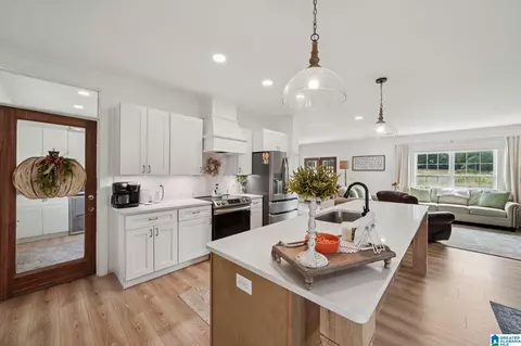Kitchen - 65 Kudzu Rd, Oneonta, AL 35121 photo 1 of 4