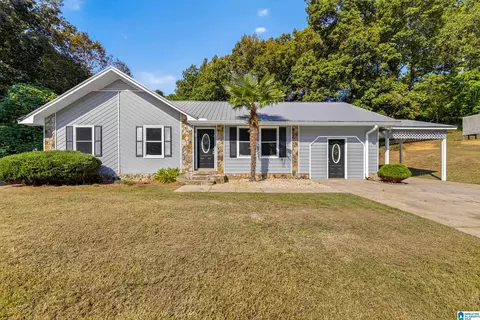 6008 Amber Ln, Anniston, AL 36206