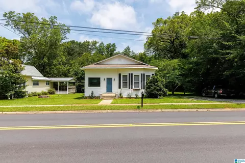 210 E College St, Columbiana, AL 35051