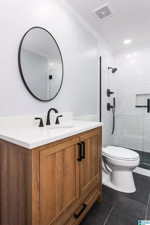 Bath - 167 Lock Haven Cir, Riverside, AL 35135 photo 2 of 11