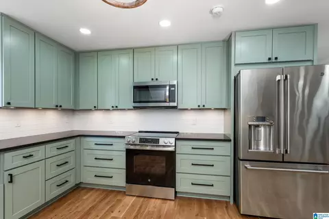 Kitchen - 167 Lock Haven Cir, Riverside, AL 35135 photo 2 of 3