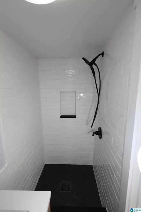 Bath - 167 Lock Haven Cir, Riverside, AL 35135 photo 10 of 11