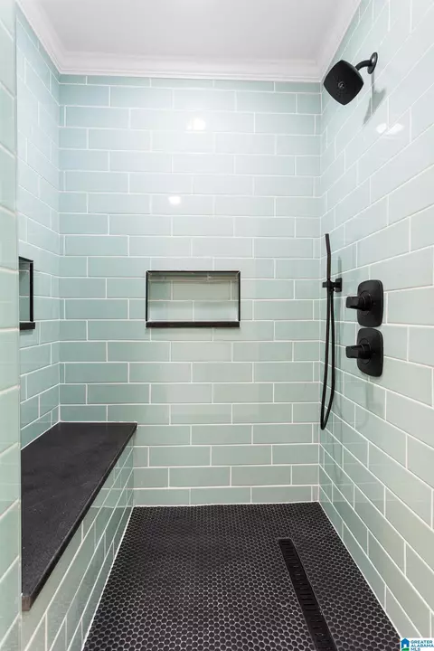 Bath - 167 Lock Haven Cir, Riverside, AL 35135 photo 4 of 11